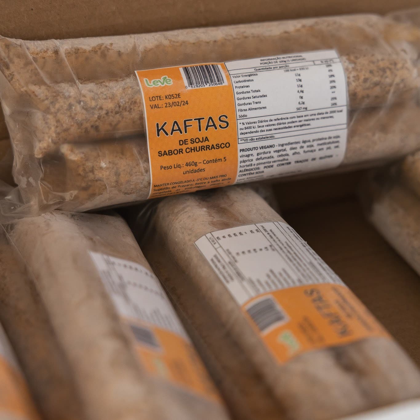 Caixa com 6 pacotes de Kafta de Soja Sabor Churrasco